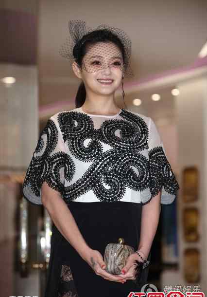 张兰资产 大S正面婆婆张兰资产被冻结一事 一家人会一起面对