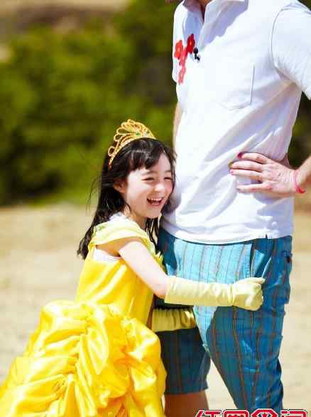 黄嘉千女儿 夏克立女儿poppy没有公主病真相 夏克立老婆黄嘉千身世显赫
