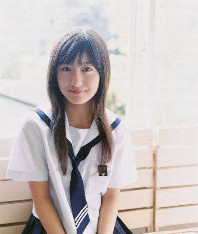 水沢奈子学生装清纯写真,回忆学生时代