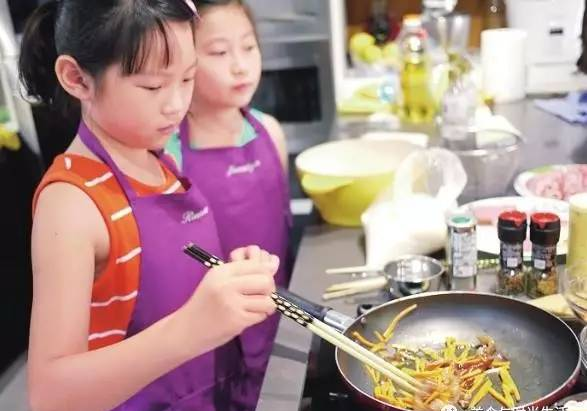 蔡诗萍：孩子懂烹饪或许就懂治大国