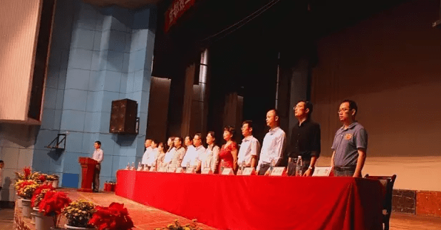 成都理工大学商学院2016级新生开学典礼隆重举行