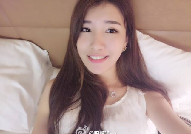 曝郭艾伦与空姐女友分手 微博与模特“新欢”互动