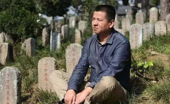 记者孙春龙的转身：从揭黑真相到“追逐死亡”！