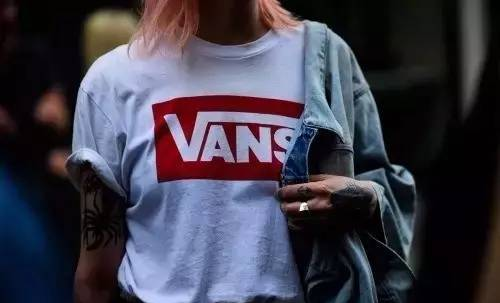 没入VANS的这几双经典款 我想你可能是个假潮人~