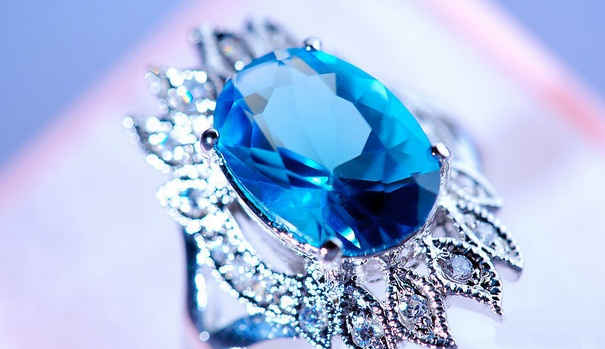 蓝钻石的寓意