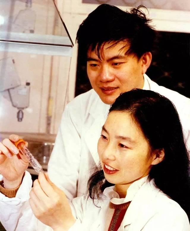 陈竺陈赛娟院士伉俪撰文Cell特刊：以毒攻毒，砒霜变良药