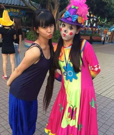 小彩旗微博 揭小彩旗新恋情：男友照片曝光颇具文青气质