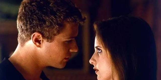 周末荐影│《[诱惑性游戏 ] Cruel Intentions》红尘中无趣的君子很多，人海中丰饶的妙人很少。就是要，撩你一下。