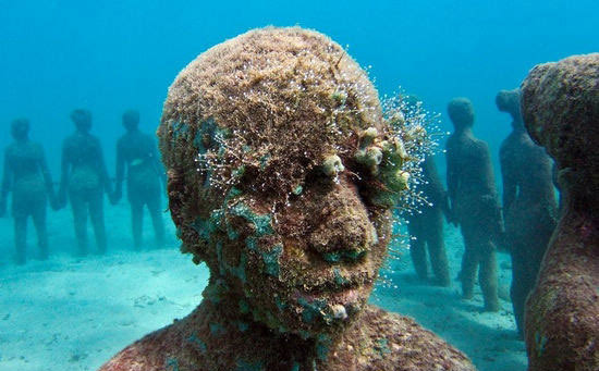 恐怖！海底发现神秘人类 蛤蟆人蜥蜴人疑似特异外星人(组图)