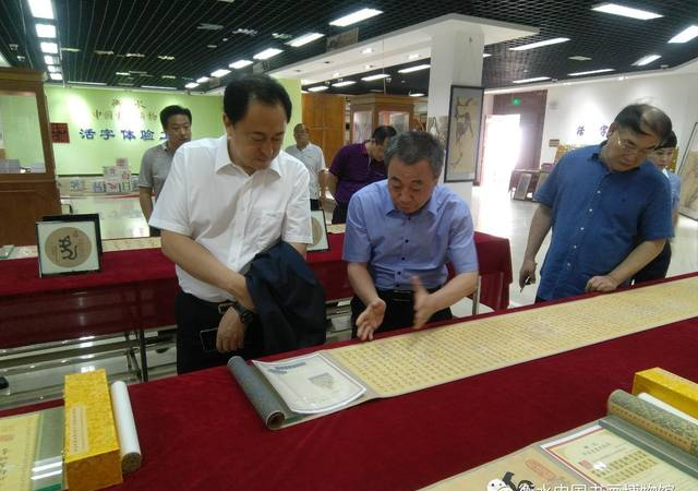 公安部督察专员李国和一行来到衡水中国书画博物馆参观考察