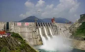 龙滩水电站——仅次于三峡电站的全国第二大水电站