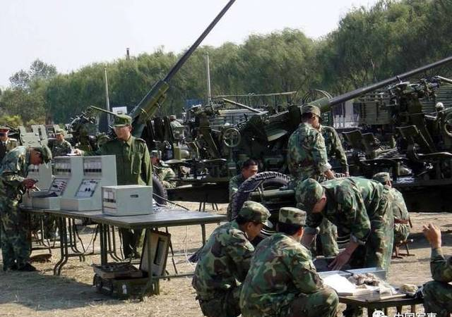 都是中国解放军, 边防部队和野战部队有什么区别?