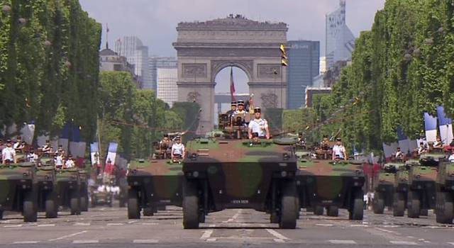 2017年法国国庆阅兵式全程