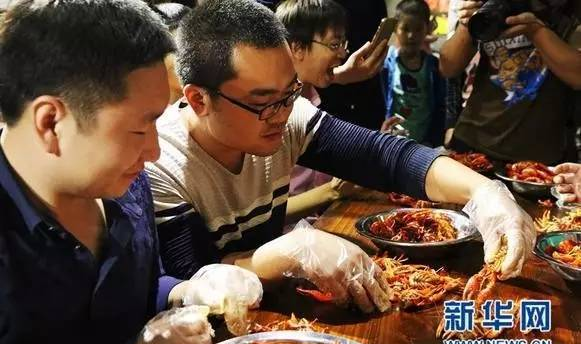 原中央保健局局长王敏清：60年体重没变过，50多年没感冒，就靠几个保健方