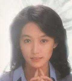 酷似林青霞,45岁女儿自杀, 无奈和丈夫分家