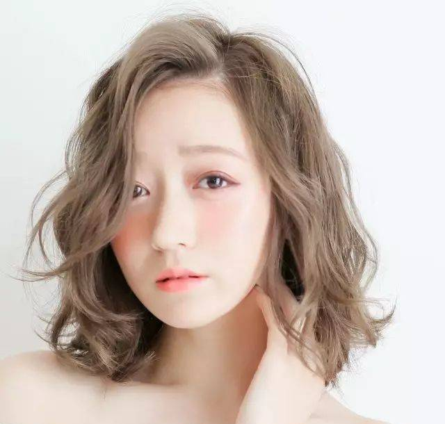 10款最有女人味的气质发型！