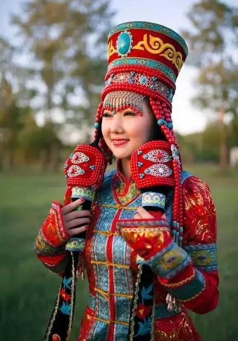 中国56个民族传统服饰大全，惊艳了我的中华大地！