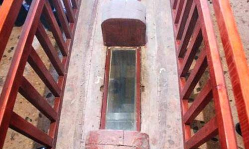 布达拉宫的厕所长什么样，让你知道什么叫一泻千里