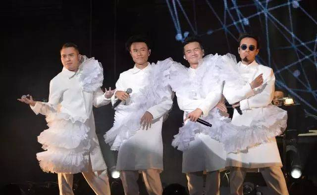 C AllStar 休团前最后一次演唱会，彼此说好不能哭没想到却哭到收不到声！