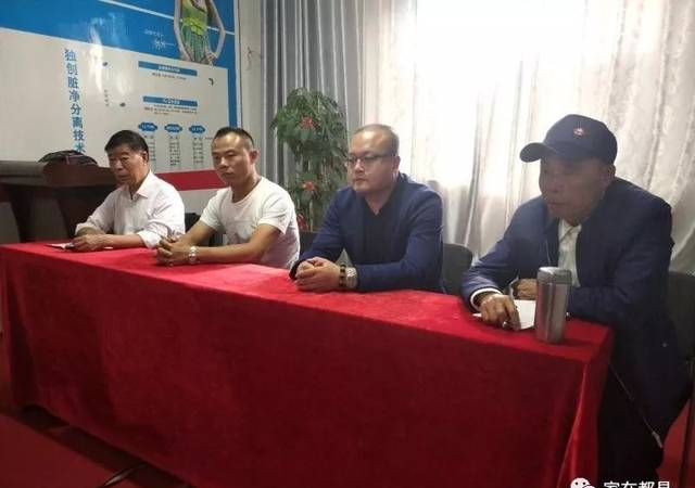 两位老总为在九江就读的都昌太阳村学生上了一堂精彩课
