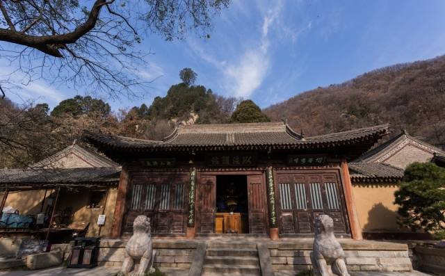 旅游：藏在秦岭山中的净业寺 竟然大有来头！