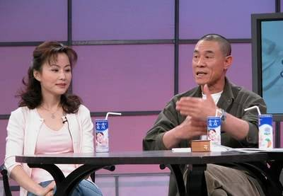 杜淳的3个妈，差距也太大了吧？网友们：还是亲妈最有气质！