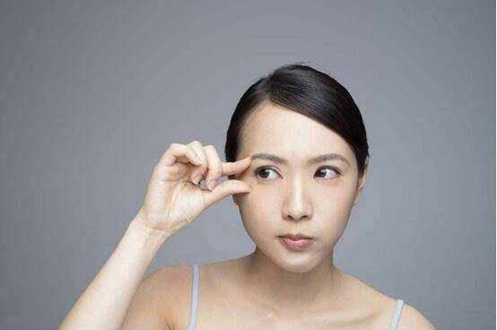 怎么快速去除鱼尾纹，这几种方法让你吃惊