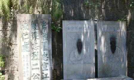 清兵渡过长江，此二人退守广西击退清军上百次，最后在桂林摆下“空城计”殉国