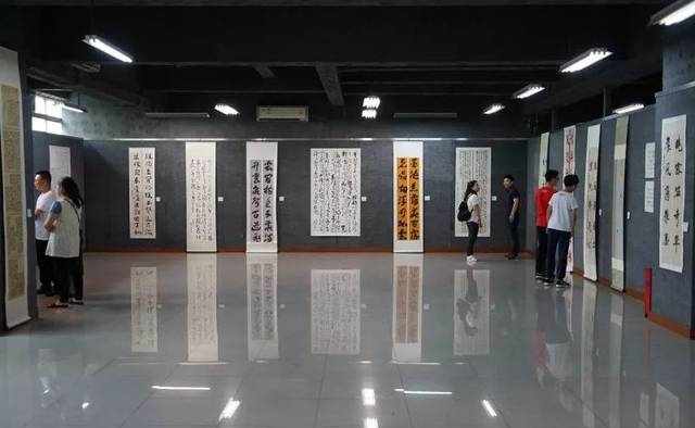 文化名家周铁柱，举办作品联展啦！大众展台约你来！