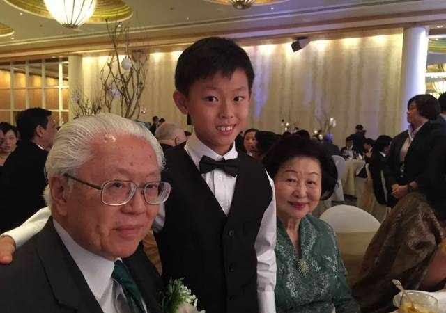 柴赛大奖获得者、两个孩子的父亲、最年轻的终身教授秦立巍...处处是选择的人生，他会怎么做？