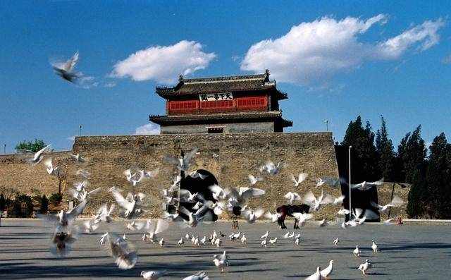 这里被称为两京锁钥无双地，万里长城第一关