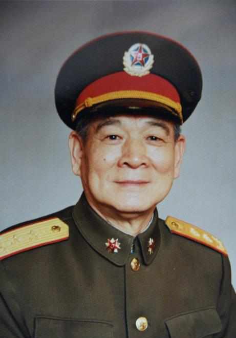 父子都参加过1979年对越作战，韩怀智和韩东军成为“父子将军”