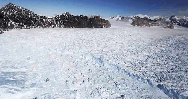 南极冰盖下有另一个世界？