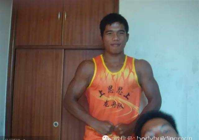 因为崇拜史泰龙,他把自己打造成肌肉硬汉!