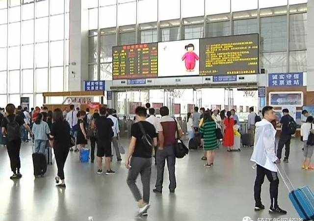 下月起铁路实行新列车运行图