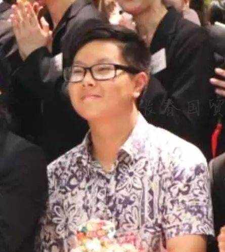 唐国强21岁儿子曝光，身材圆润、长相大气，个子还没老爸高