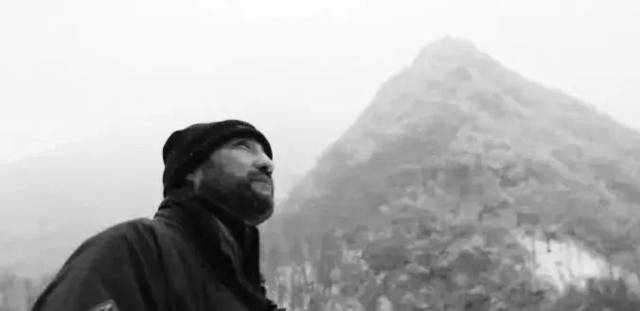 梁凡、袁娅维唱火的《阿楚姑娘》，没想到它背后的故事竟如此令人动容···