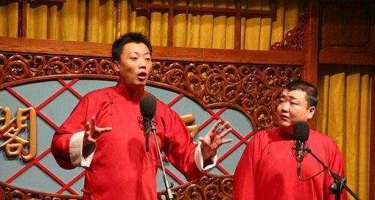 相声演员马腾翔炮轰苗阜“睡粉”令人不齿，两人昔日恩怨被揭开