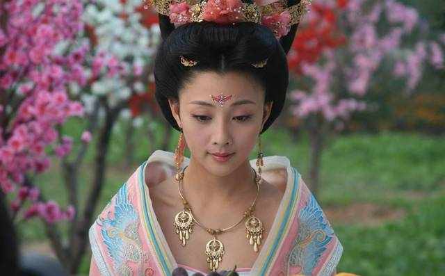 杨贵妃的画像复原图终于曝光，网友惊呼：太美了，最像这位女明星