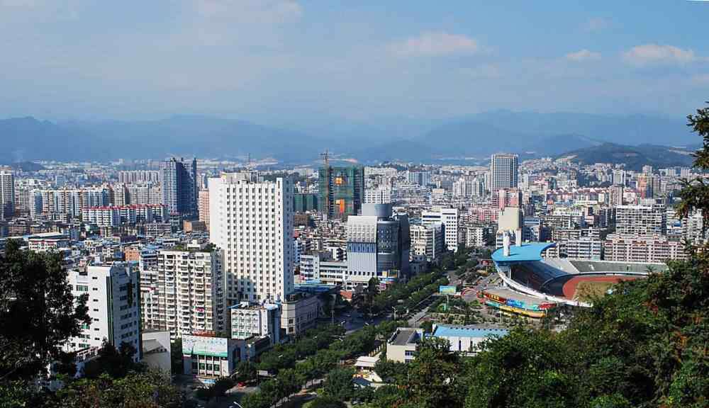 福建龙岩一中 福建龙岩最好的四所高中，人才辈出，高考状元将花落谁家？