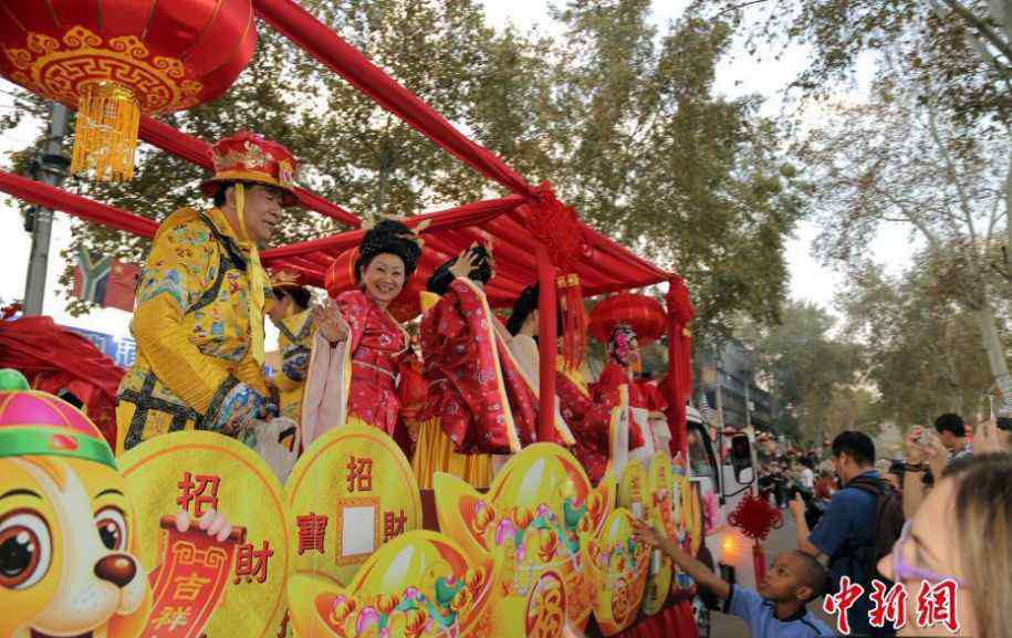 欧洲唐人街 英媒称欧洲最古老唐人街日渐没落 正在挣扎求存