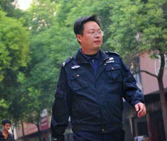2013湖南理科状元 湖南理科状元成功考入清华，去当了保安，当年学霸为何落魄至此？