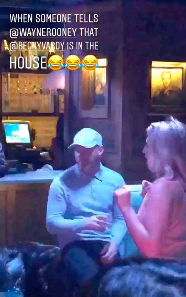 鲁尼老婆 鲁尼夜店喝酒一群美女环绕 妻子同晚嗨到凌晨4点