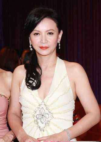 曾华倩儿子 曾华倩老公是谁 曾华倩老公儿子照片分享