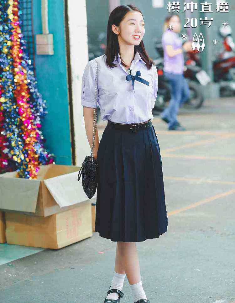 泰国女生校服 火箭少女泰国校服造型，吴宣仪段奥娟PK清新感，Sunnee终于穿了裙