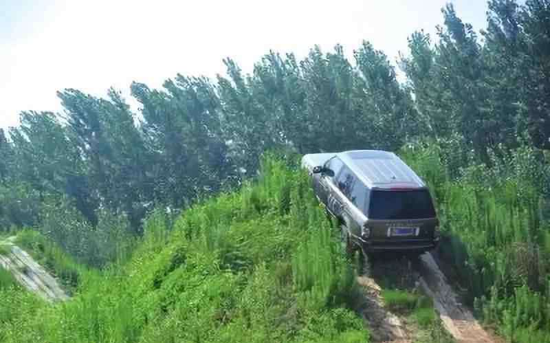 城市越野车 城市SUV就一定是越野车？看底盘这些东西就知道！