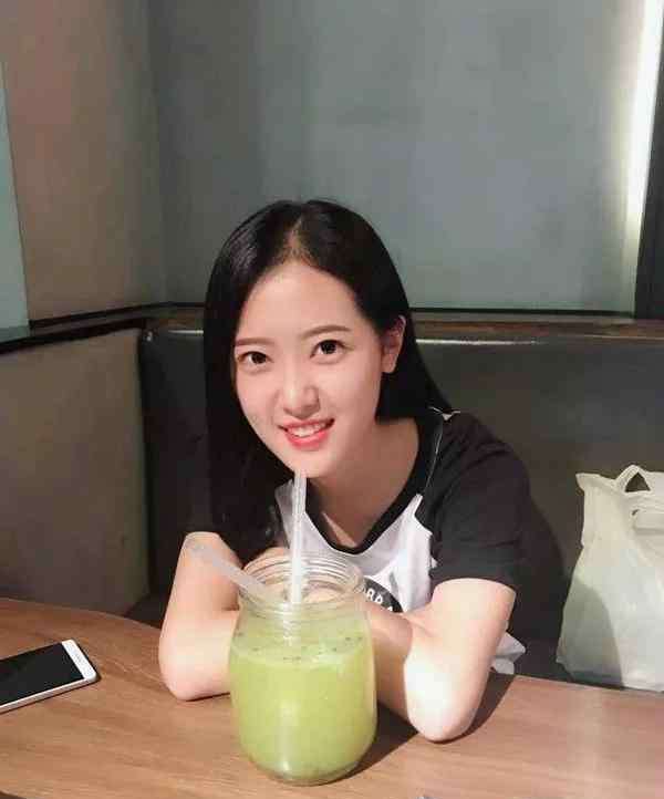 中国民航大学乘务学院 中国民航大学乘务17级女神，未来的空姐，优雅有气质！