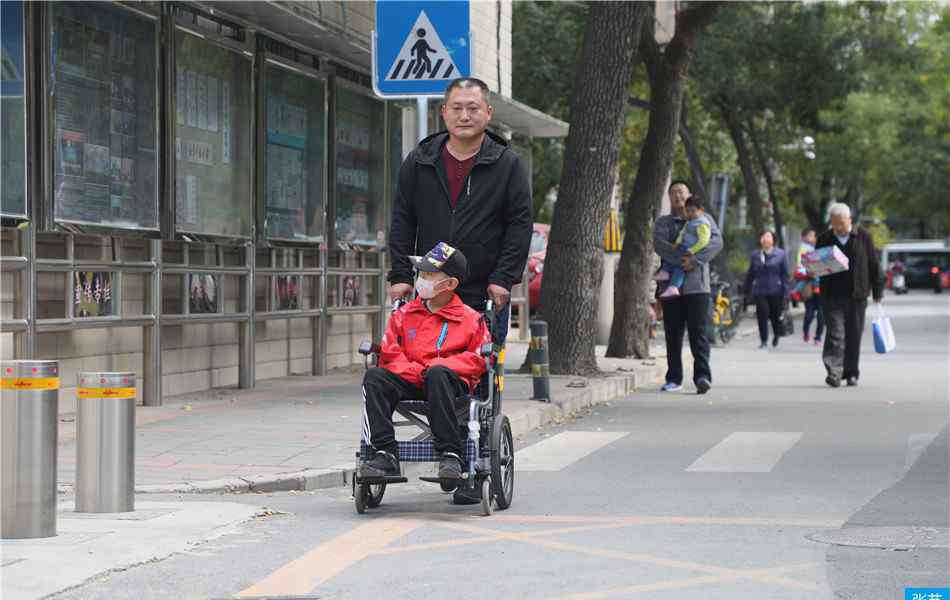 戴口罩睡觉会闷死吗 男孩患重症，24小时戴口罩，经常呼气不畅而引发“窒息”