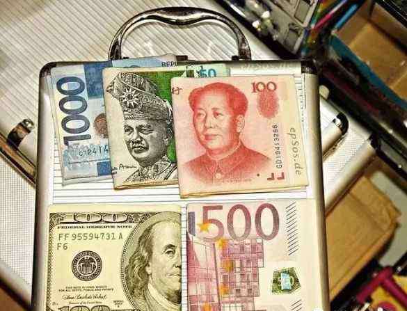 5人民币换成新加坡的货币 有人因私下微信换钱坐牢了，大家在新加坡要小心！
