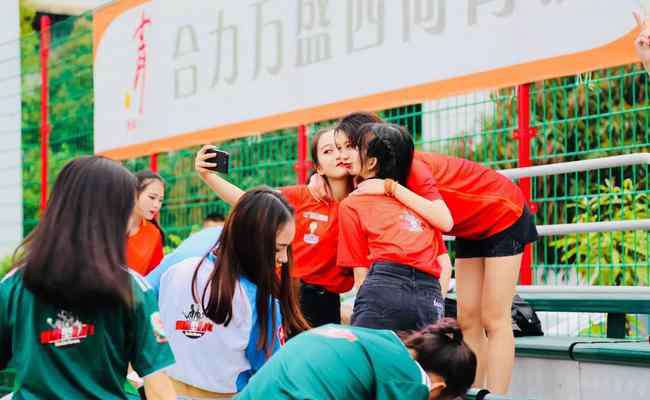 中国足球宝贝 亮眼!中国杯足球宝贝来啦 3月16日终极PK将迎10强